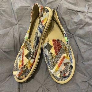 Sanuk shoes